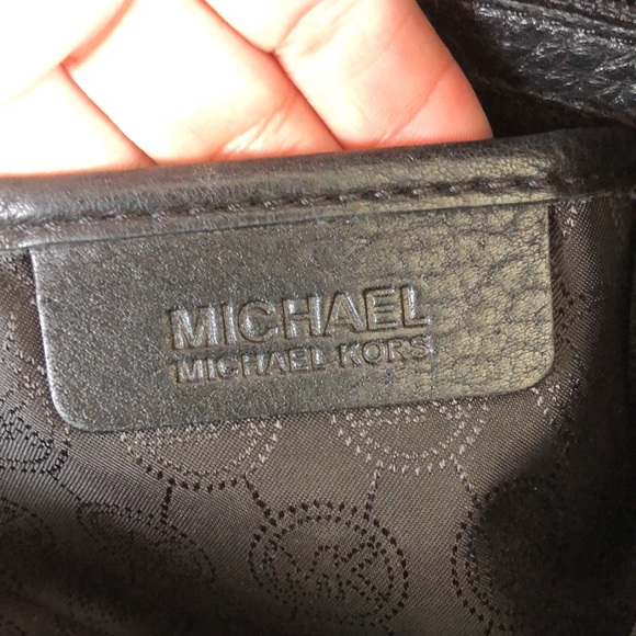 Used twice! - MICHAEL KORS Pebbled Leather Crossbody & Handbag - Picture 8 of 14